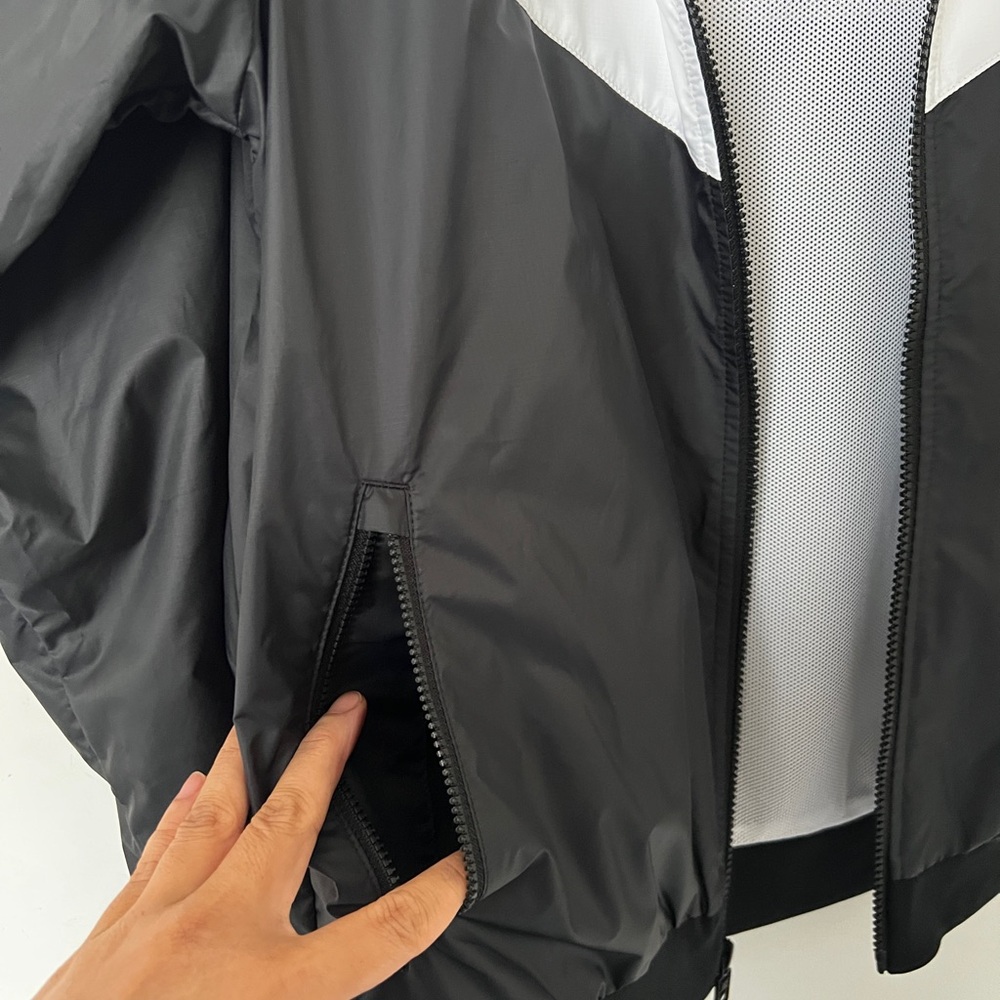 Nike Two-Tone Windbreaker Jacket - Picture 3 of 8